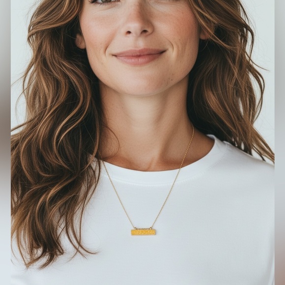Jewelry - ❤️Elegant druzy orange Gold Bar Necklace